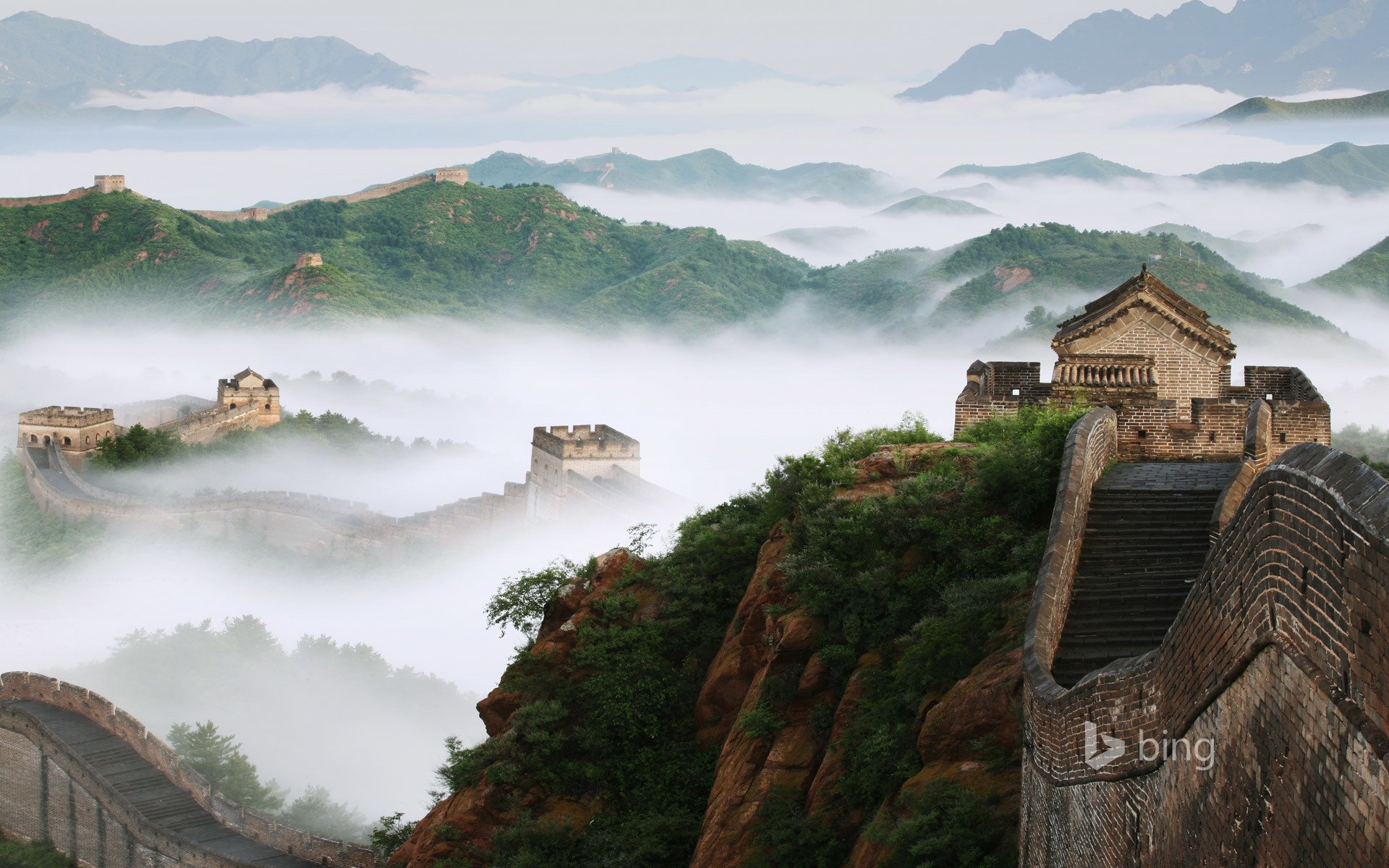 cina grande muraglia montagne nebbia