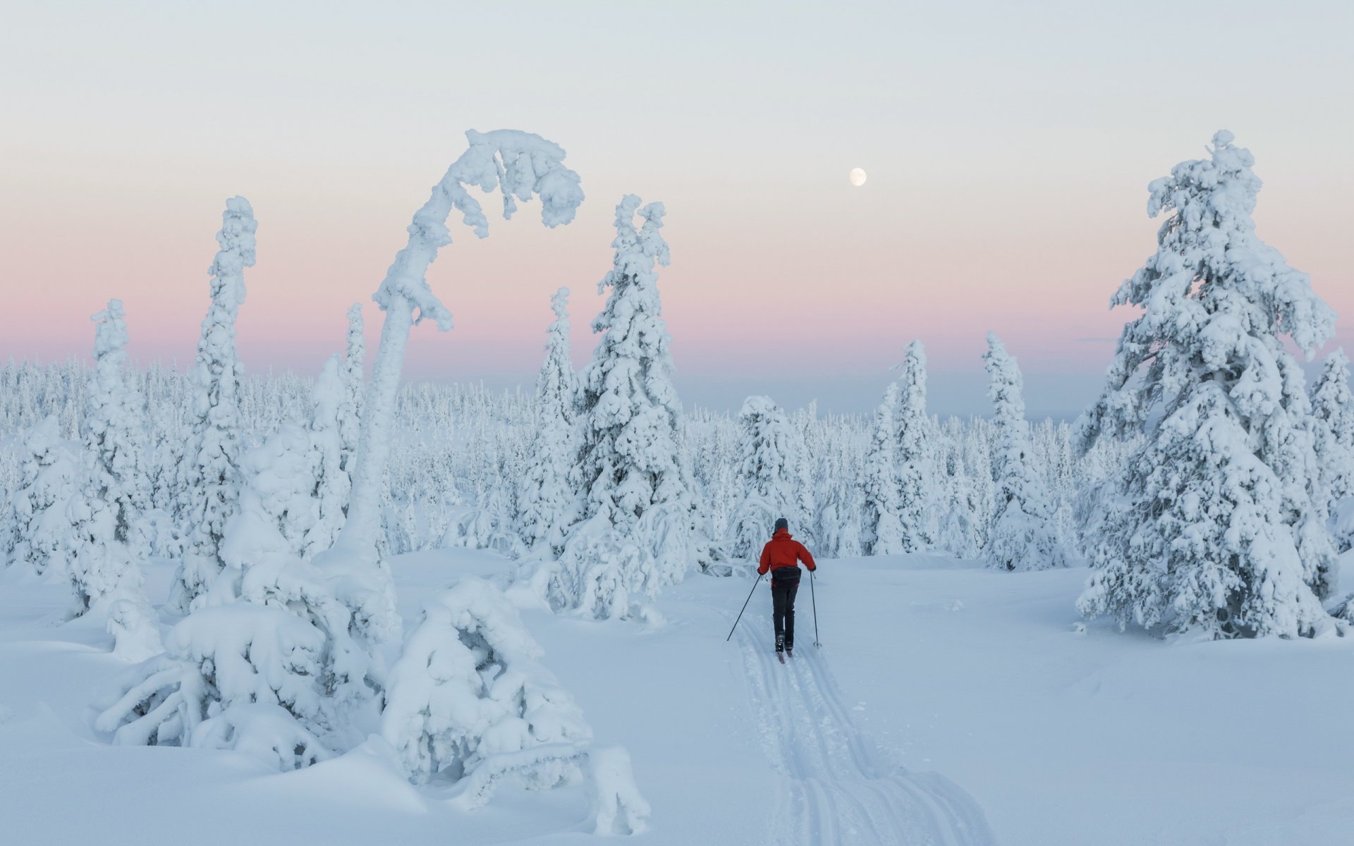 winter wonderland skifahren schnee sonnenuntergang finnland