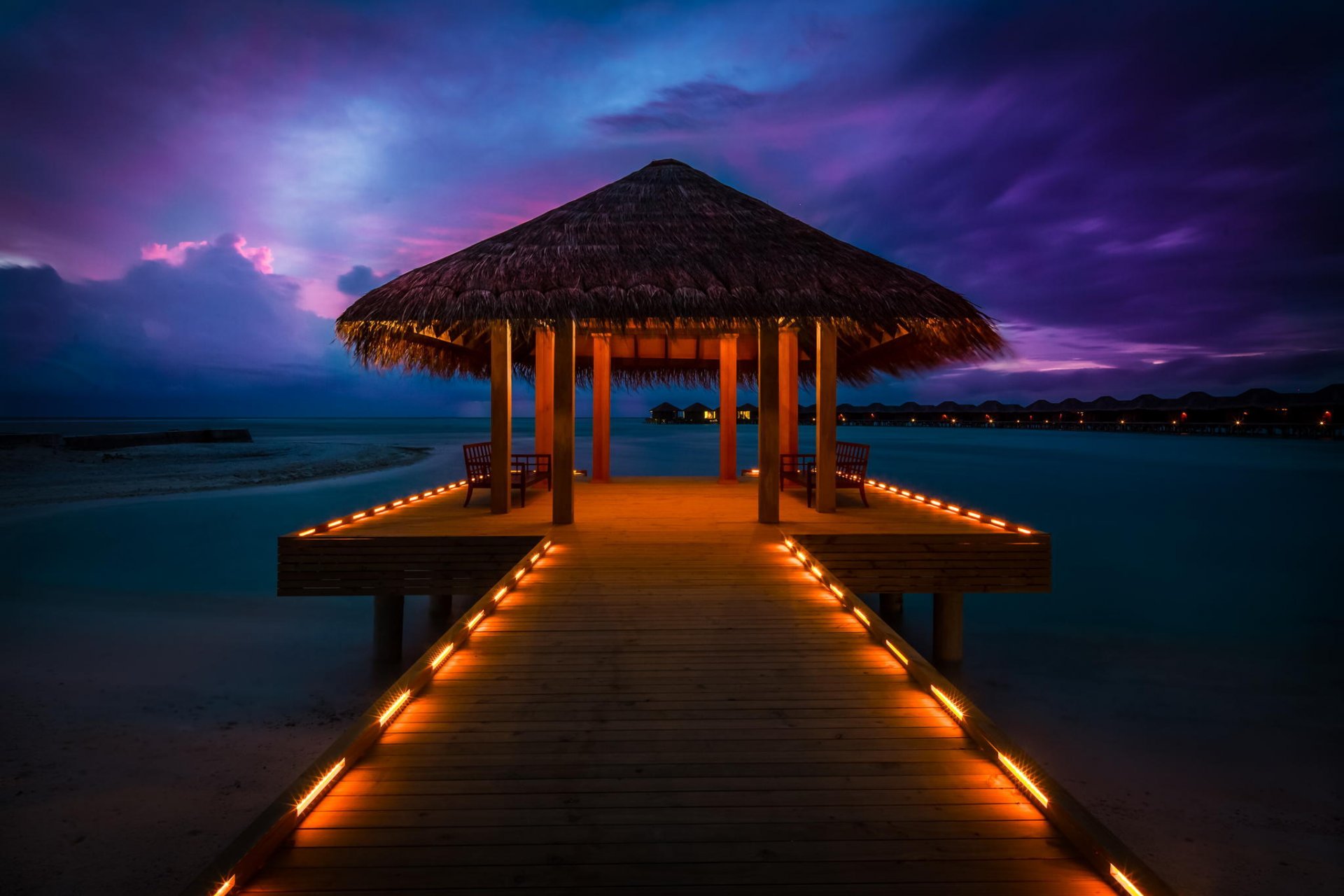 maldive anantara resort tramonto molo bungalow oceano