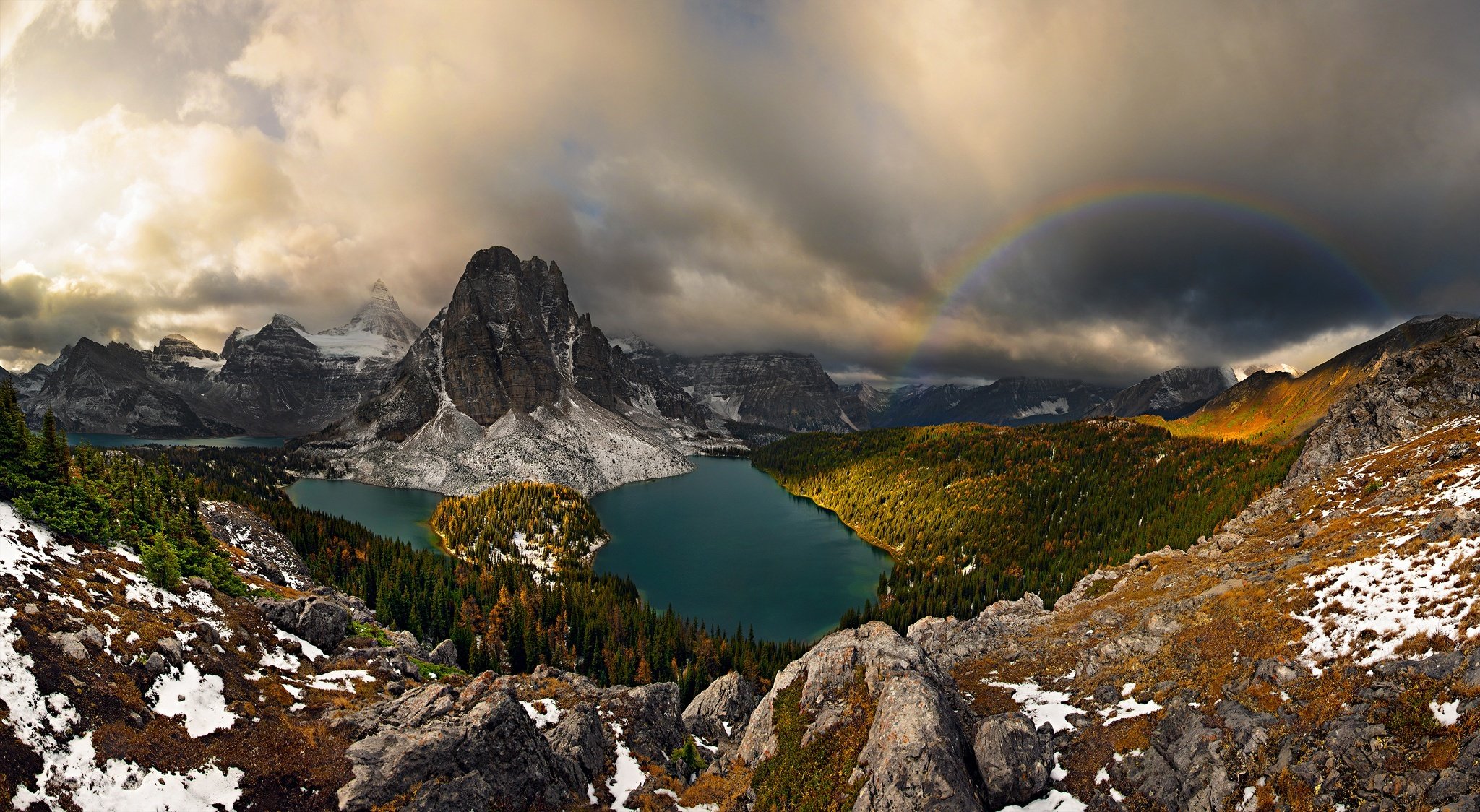 canada province de colombie-britannique alberta mf assiniboine automne montagnes forêts nuages nuages arc en ciel panorama