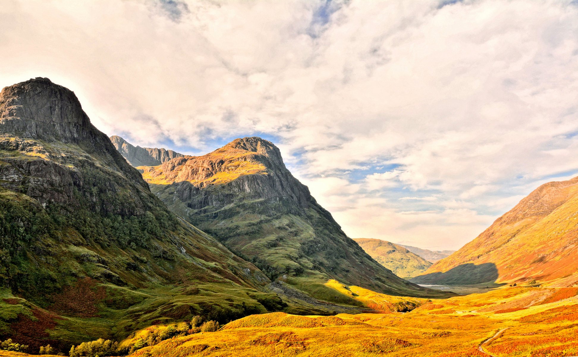 montañas valle otoño