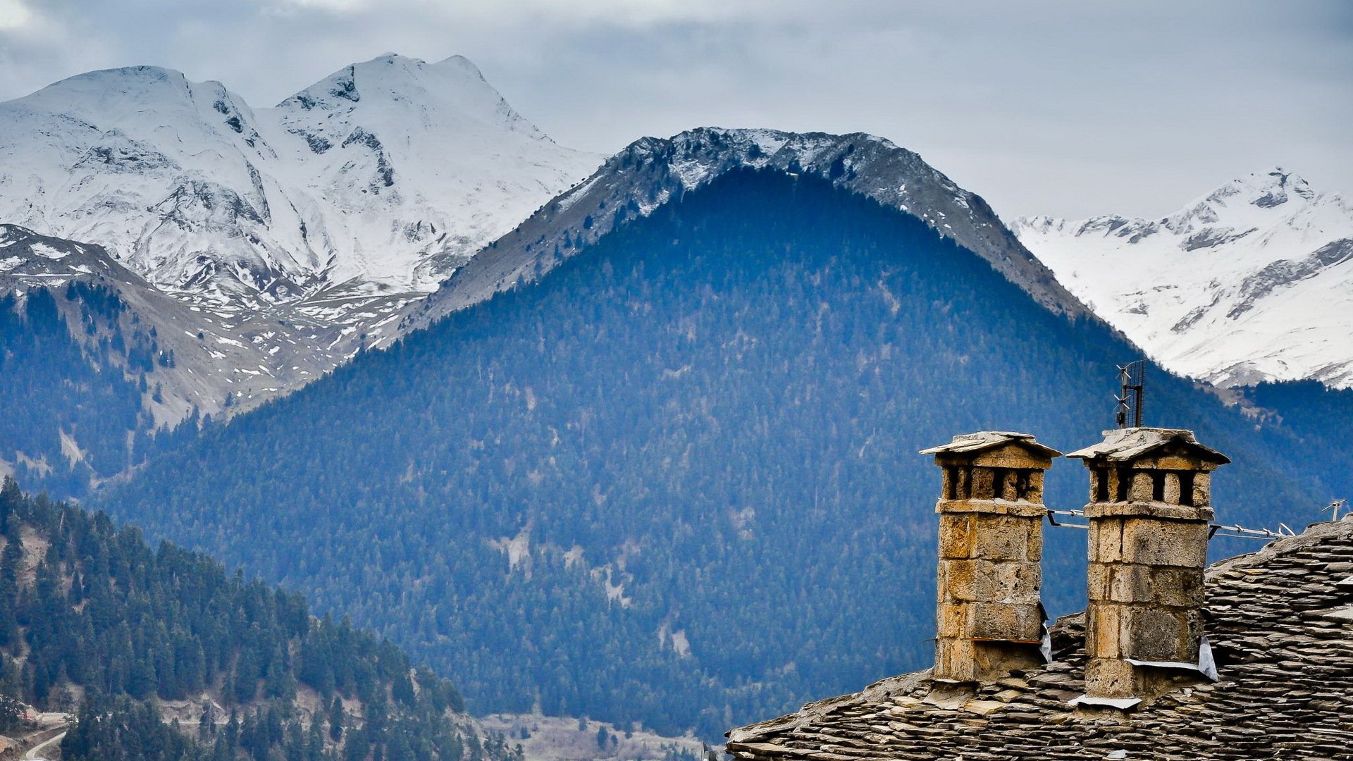 montañas casa techo paisaje