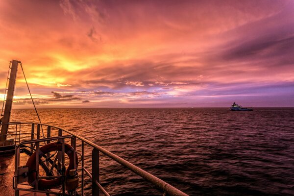 Und das Schiff segelte zu unbekannten Ufern