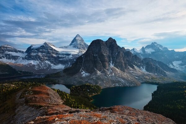 Paesaggio montuoso della provincia canadese