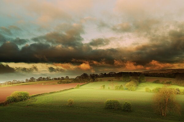 Pochmurny poranek w hrabstwie Gloucestershire