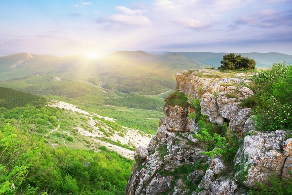 Montaña, hermoso paisaje de verano