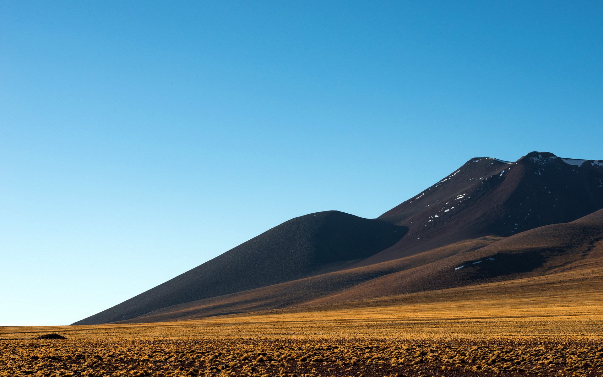 campo montagna paesaggio