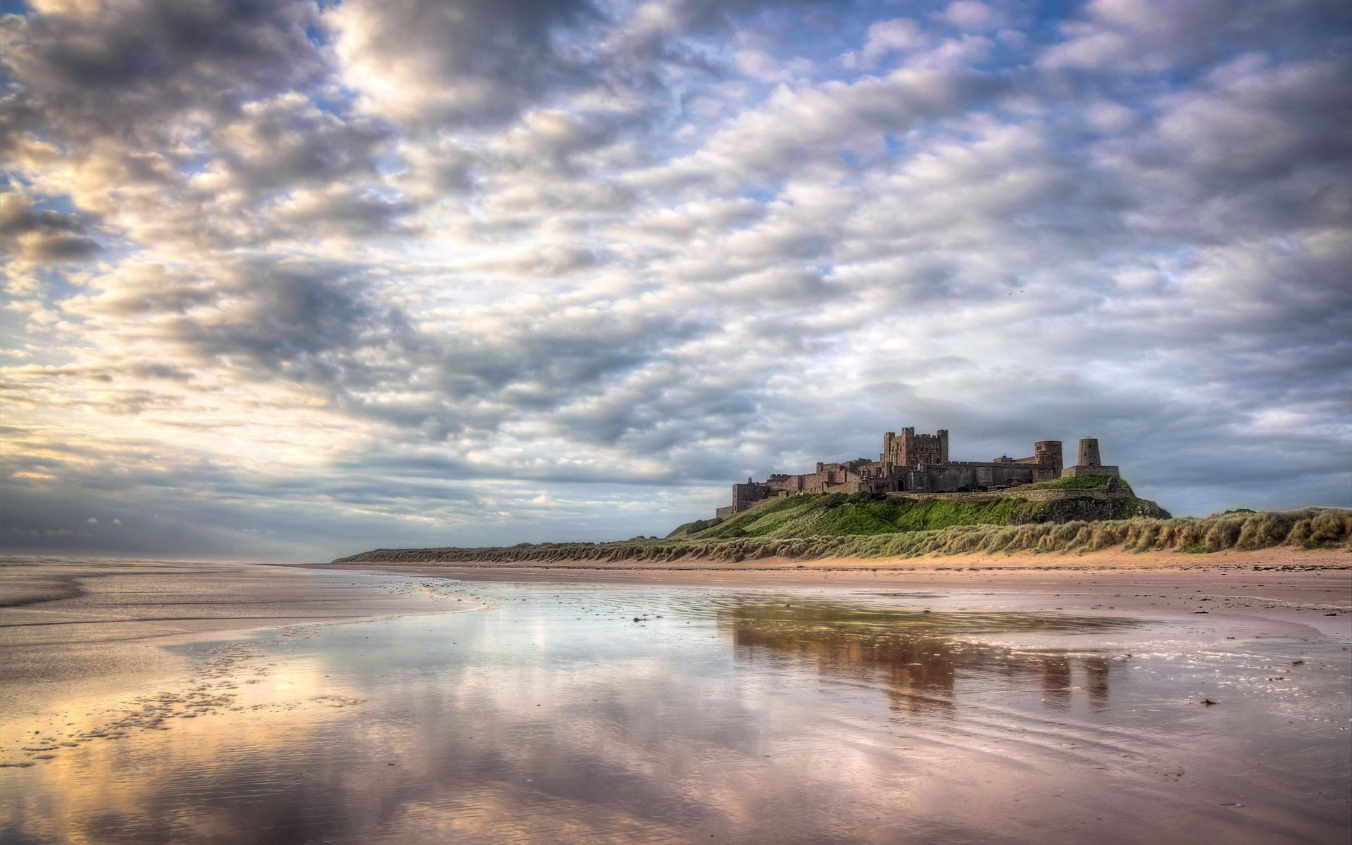 bamburgh castle northumberland landscape