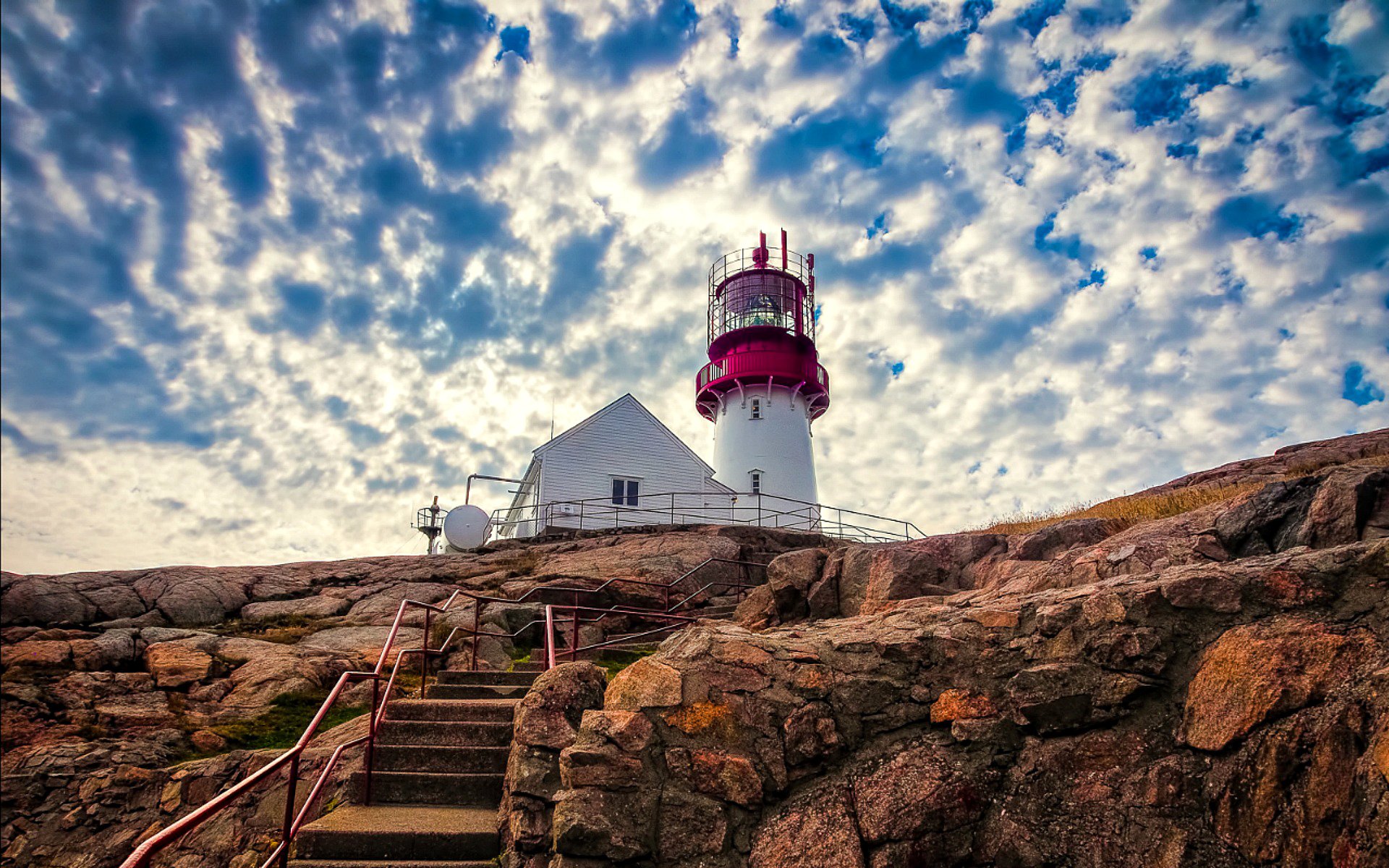 lindesnes norwegia lindesnes niebo chmury latarnia morska stopnie schody skała