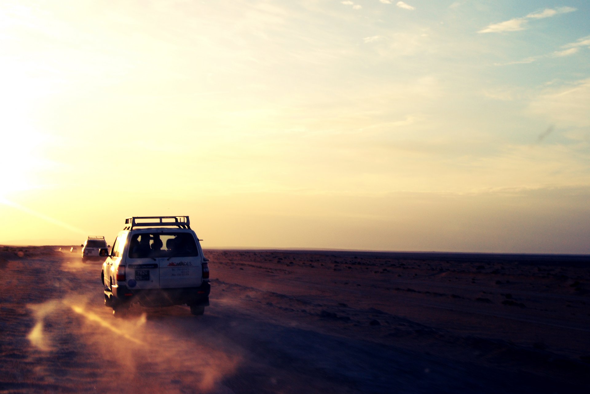 desierto arena coche viaje cielo jeep sol rayos del sol infinito