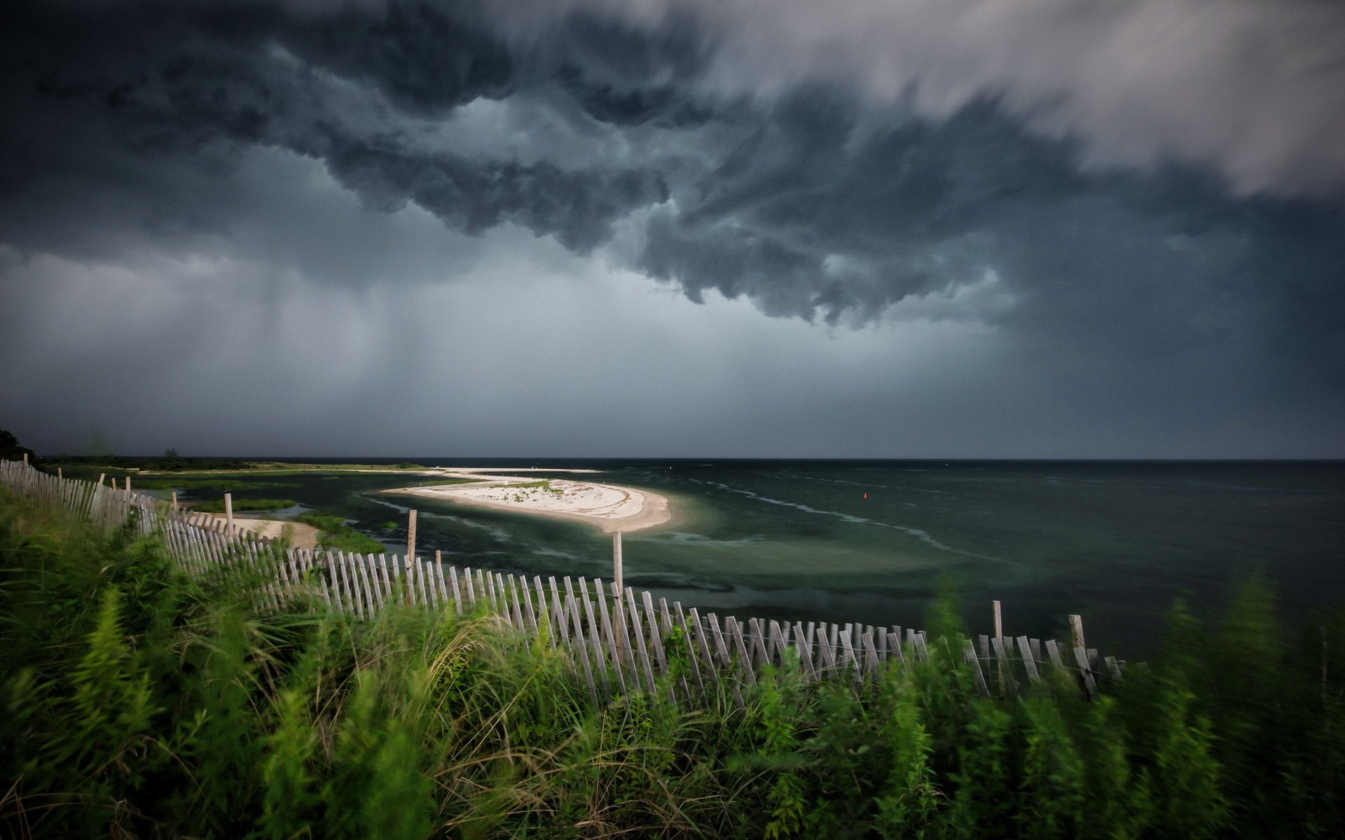 ea beach fence cloud