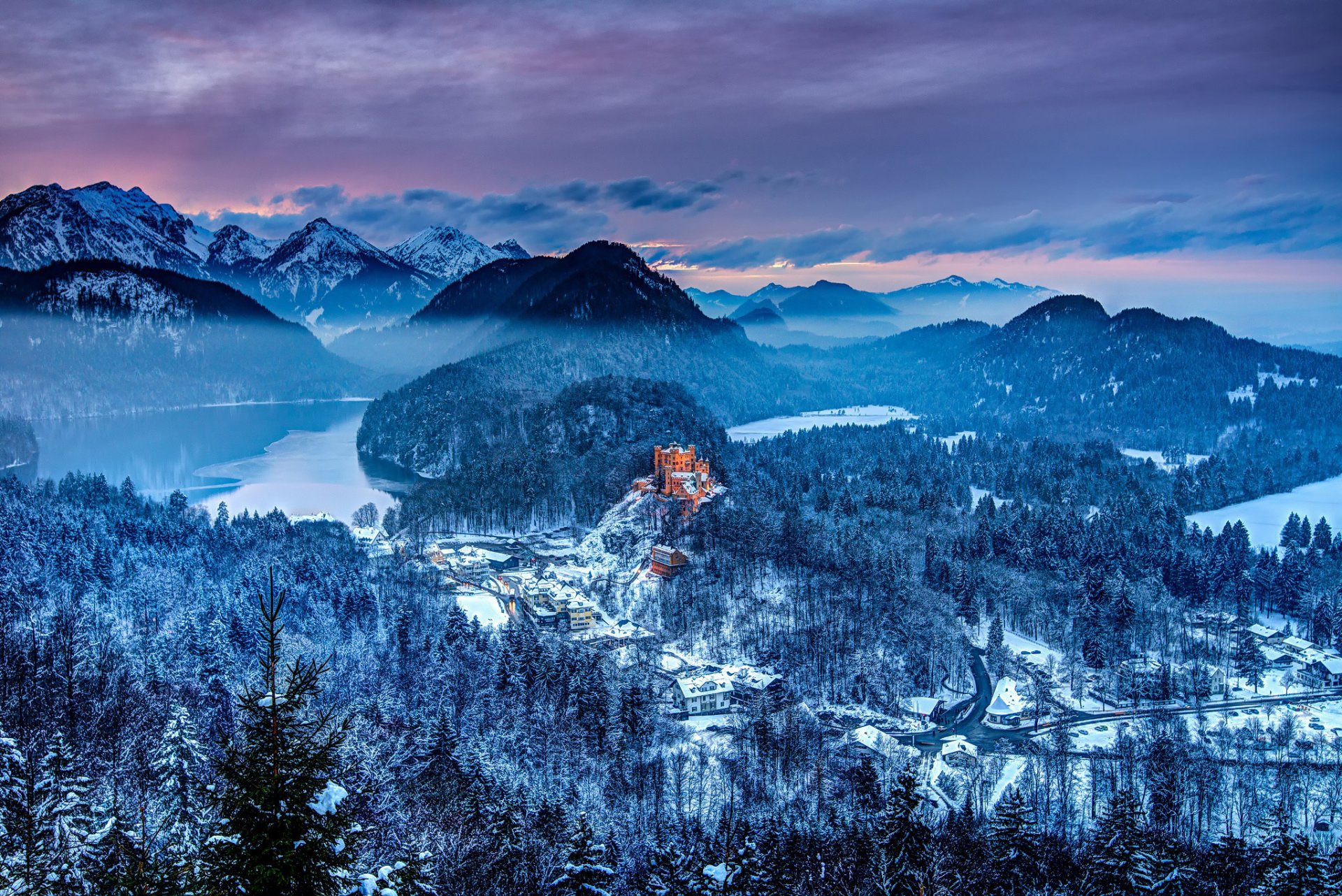 allemagne bavière du sud château hohenschwangau hohenschwangau hiver montagnes forêt neige