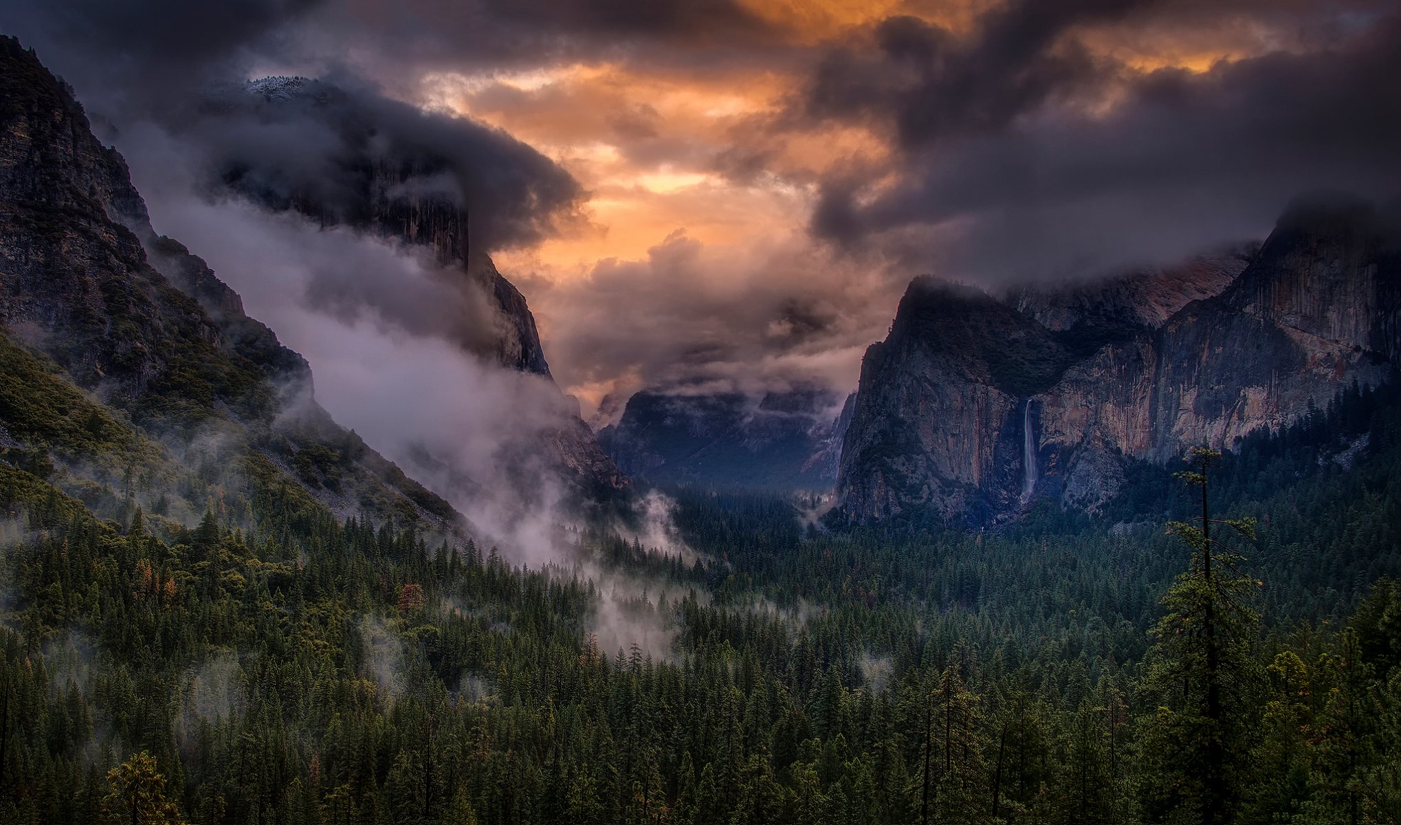 stati uniti california parco nazionale di yosemite foresta montagne cascata cielo nuvole luce