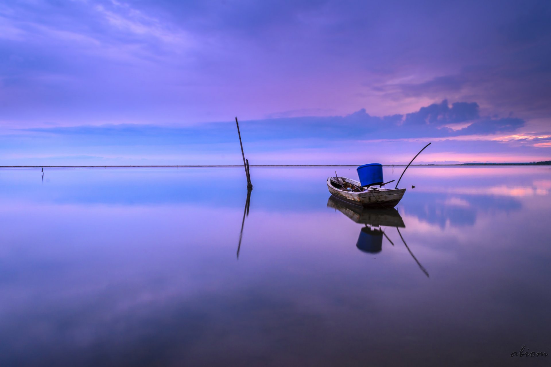 malaisie mer côte bateau soir lilas ciel nuages réflexion