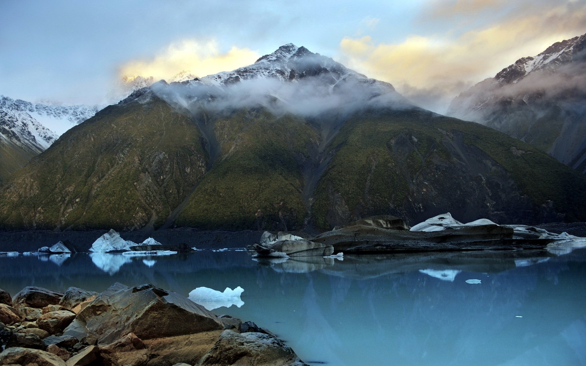 lago montañas paisaje