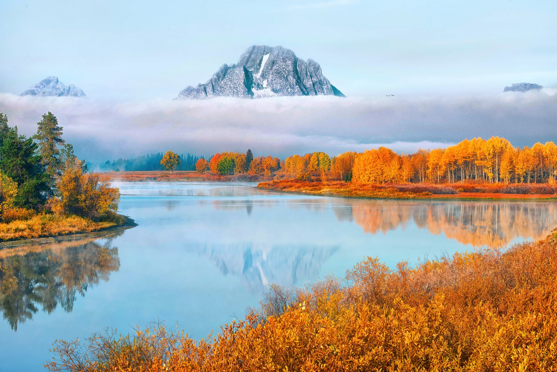 united states wyoming national park grand teton oxbow bend mountain water forest clouds pairs fog autumn