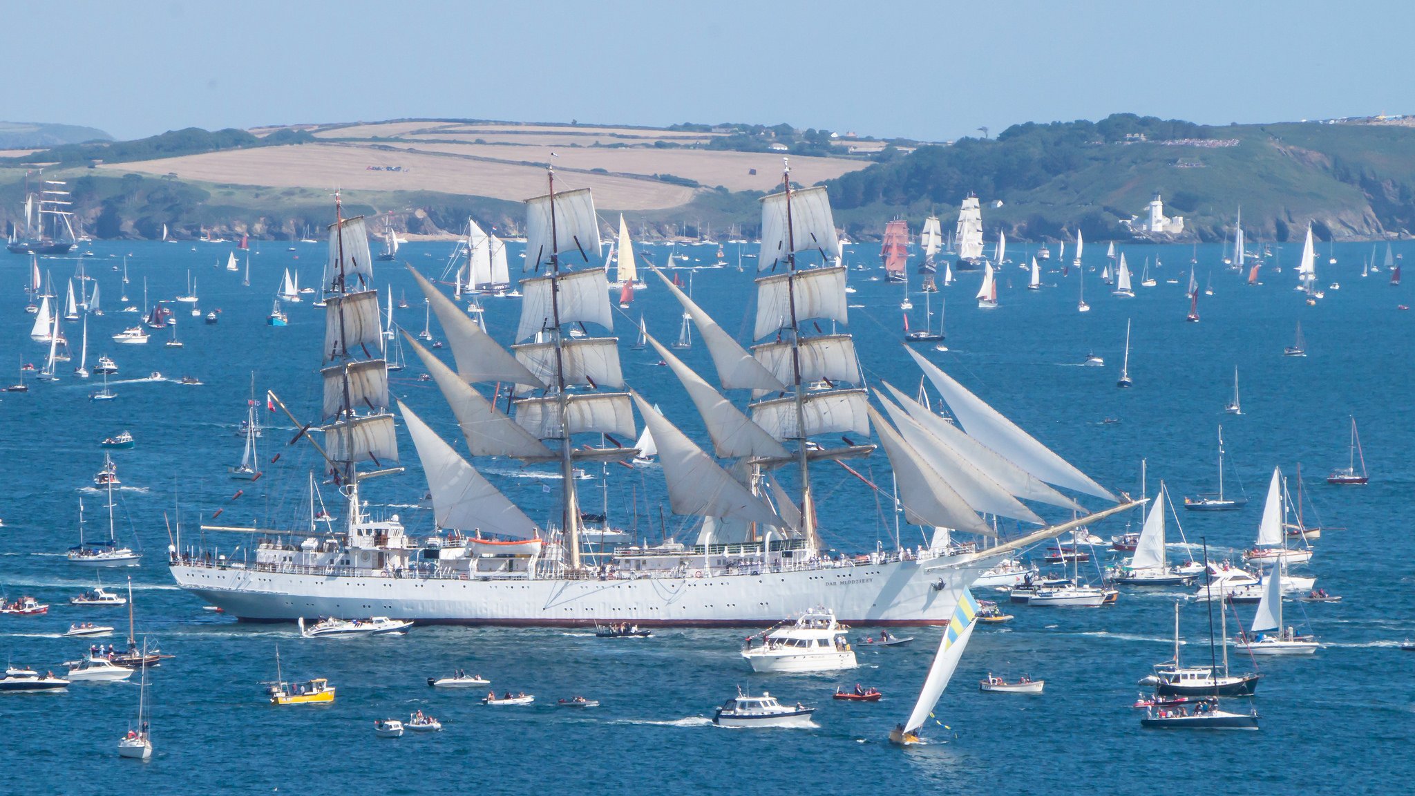 himmel ufer meer schiff segelboot boote yachten segel parade regatta urlaub