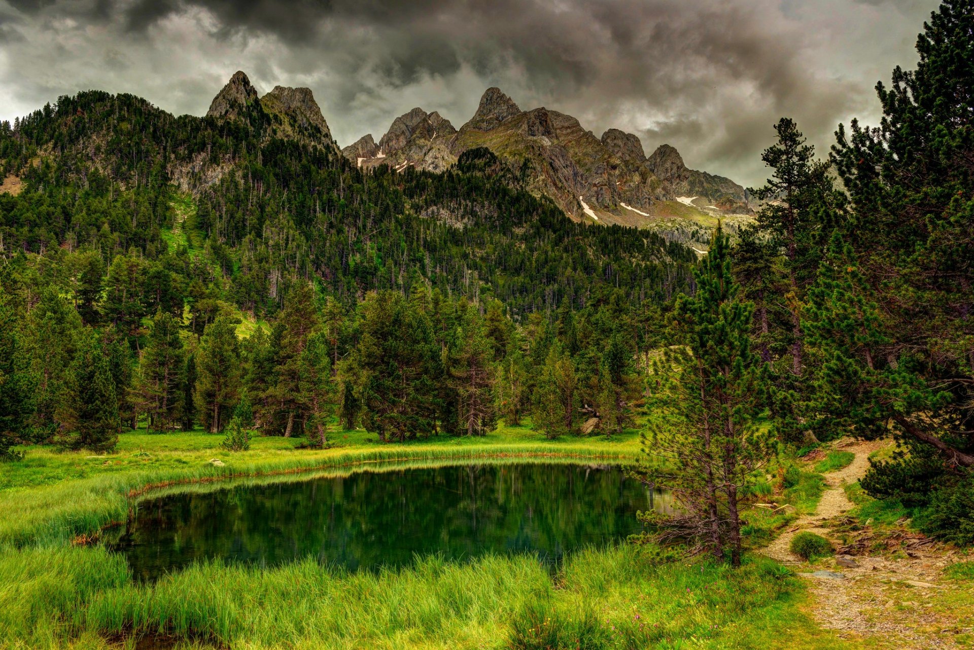 nature vue montagnes ciel paysage nuages rivière eau forêt parc arbres