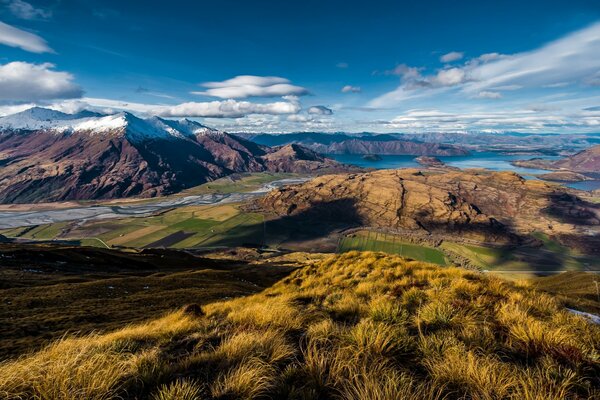 Neuseeland. Herrliche Aussicht auf den See und die Berge