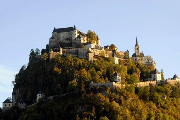 Die Festung nimmt einen ganzen Berg Deutschlands ein