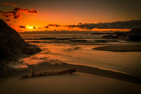 Dawn from beyond the horizon of the beautiful ocean