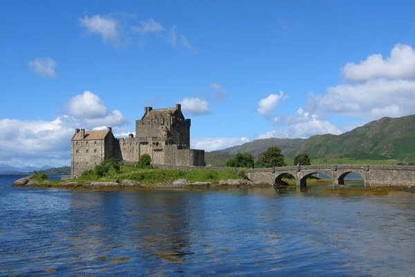 Château de scotlan dans les montagnes