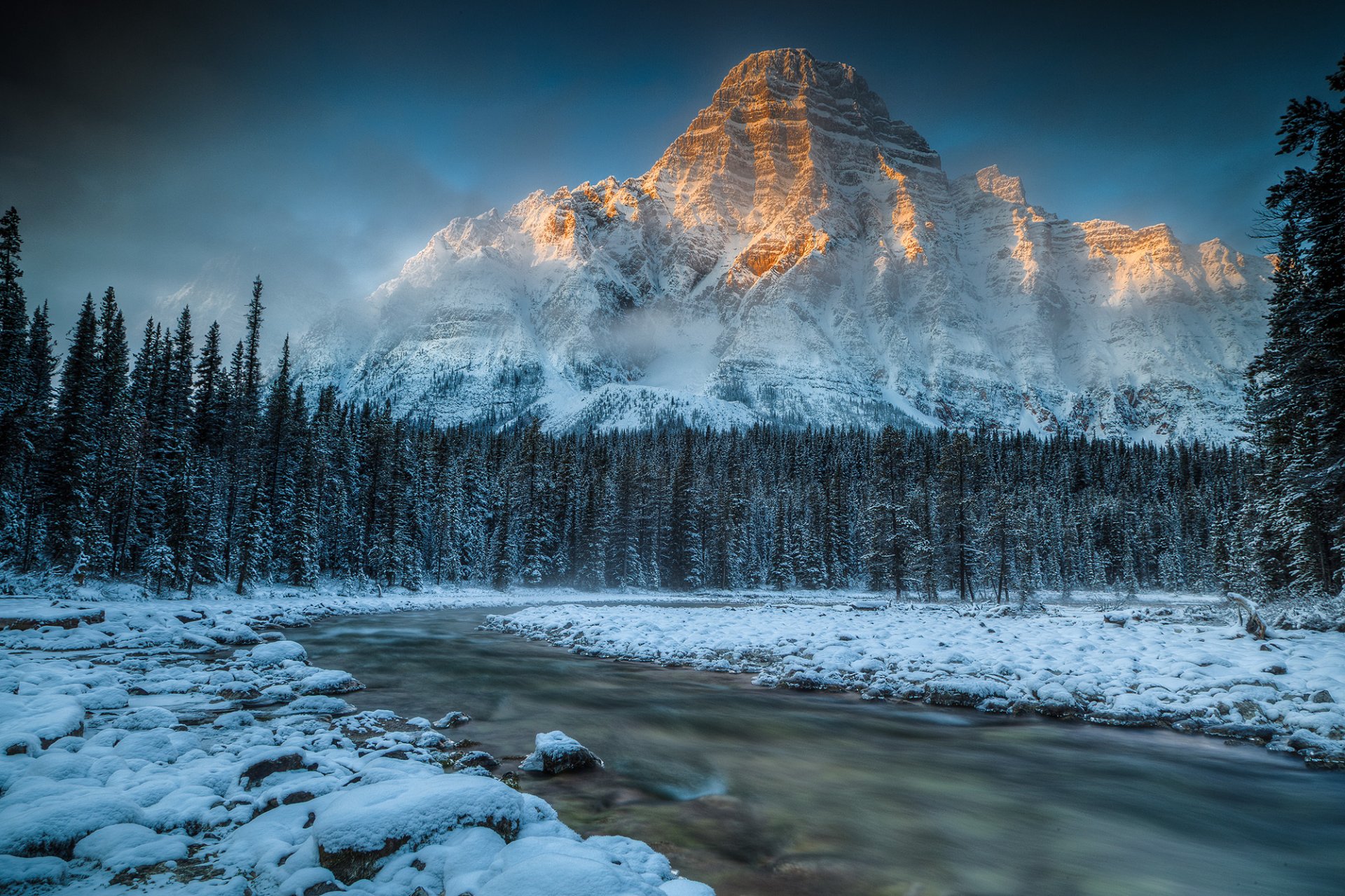 montagnes rivière neige forêt arbres mont cefren