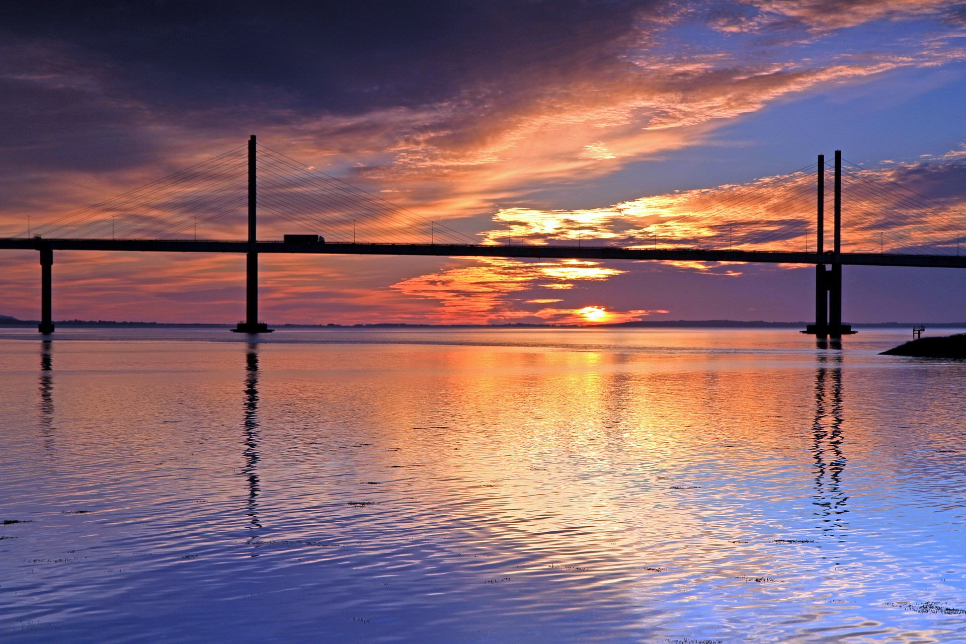 coucher de soleil rivière pont paysage