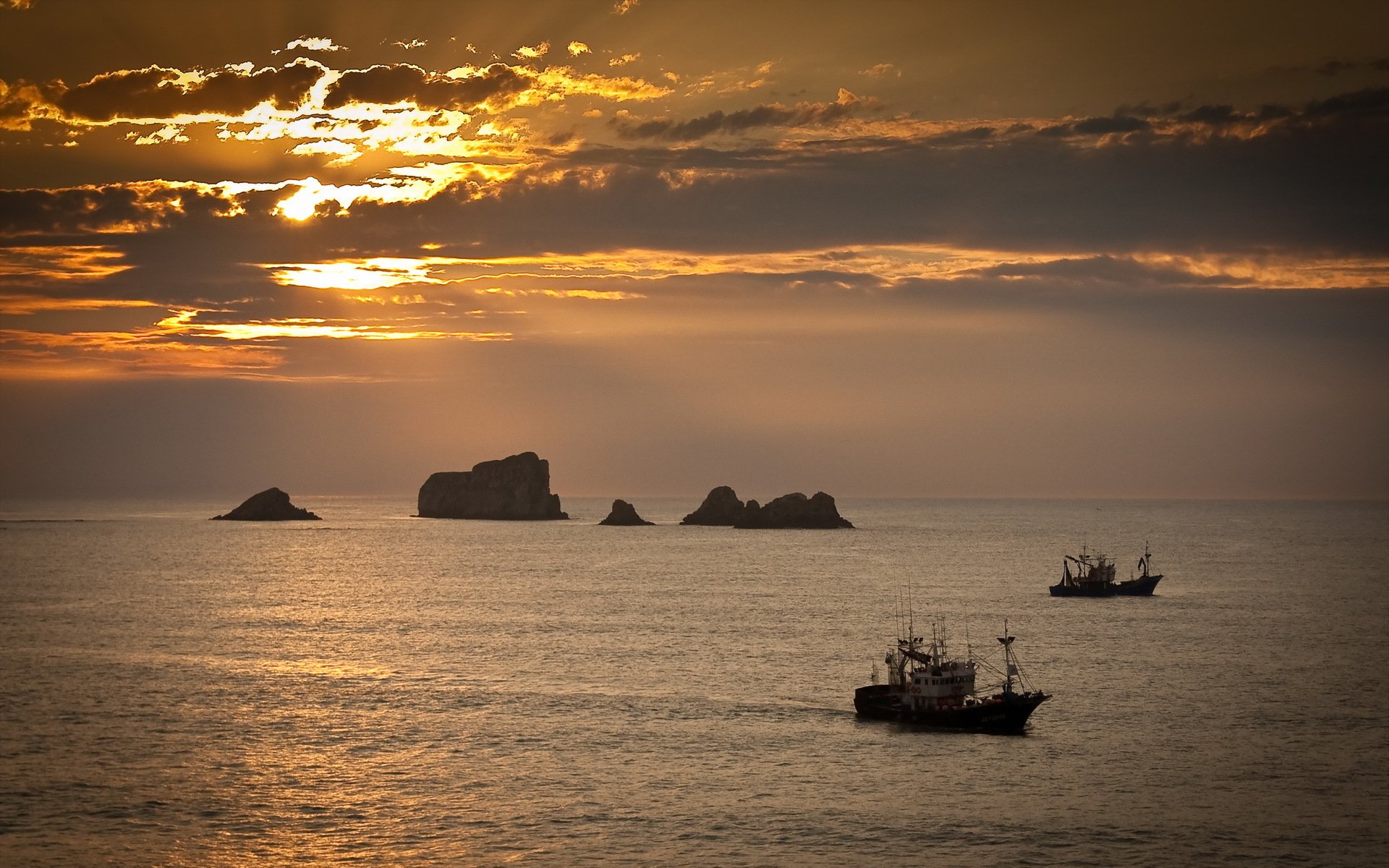 coucher de soleil mer navires paysage