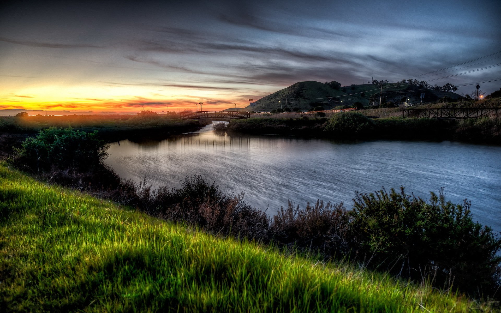 rivière coucher de soleil paysage