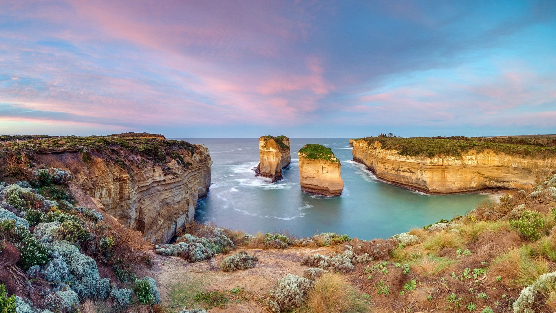 day breaks at loch ard gorge port campbell national park the island archway