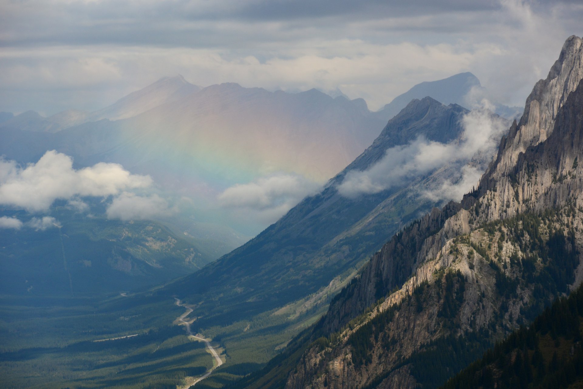 panorama berge wald wolken regenbogen tal