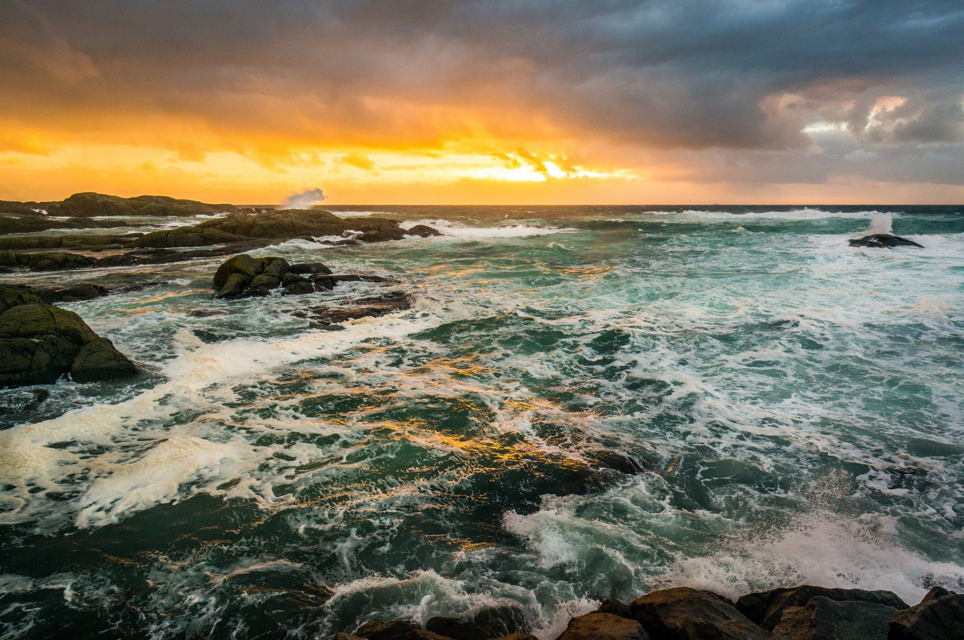 mer plage pierres vagues