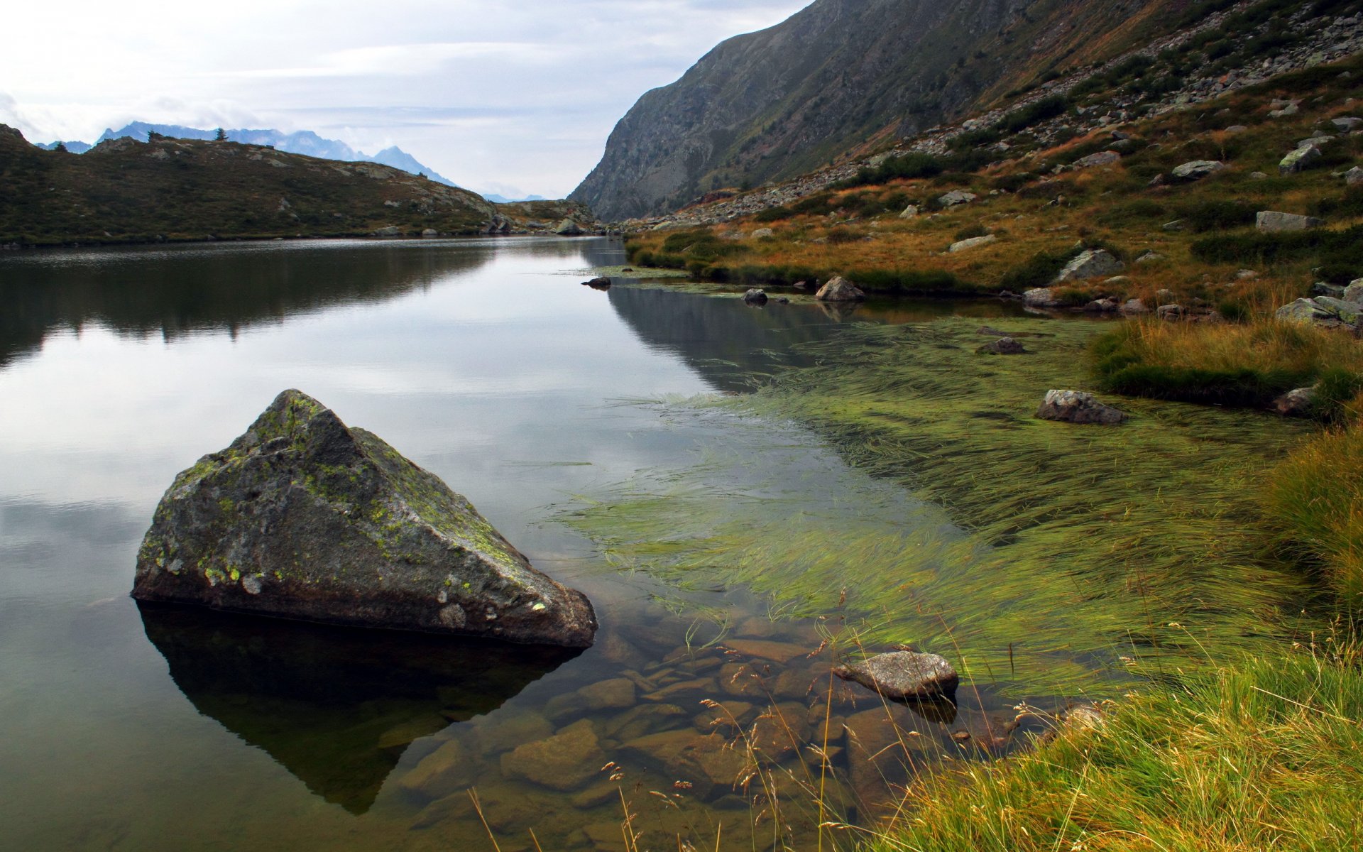 lago montañas paisaje