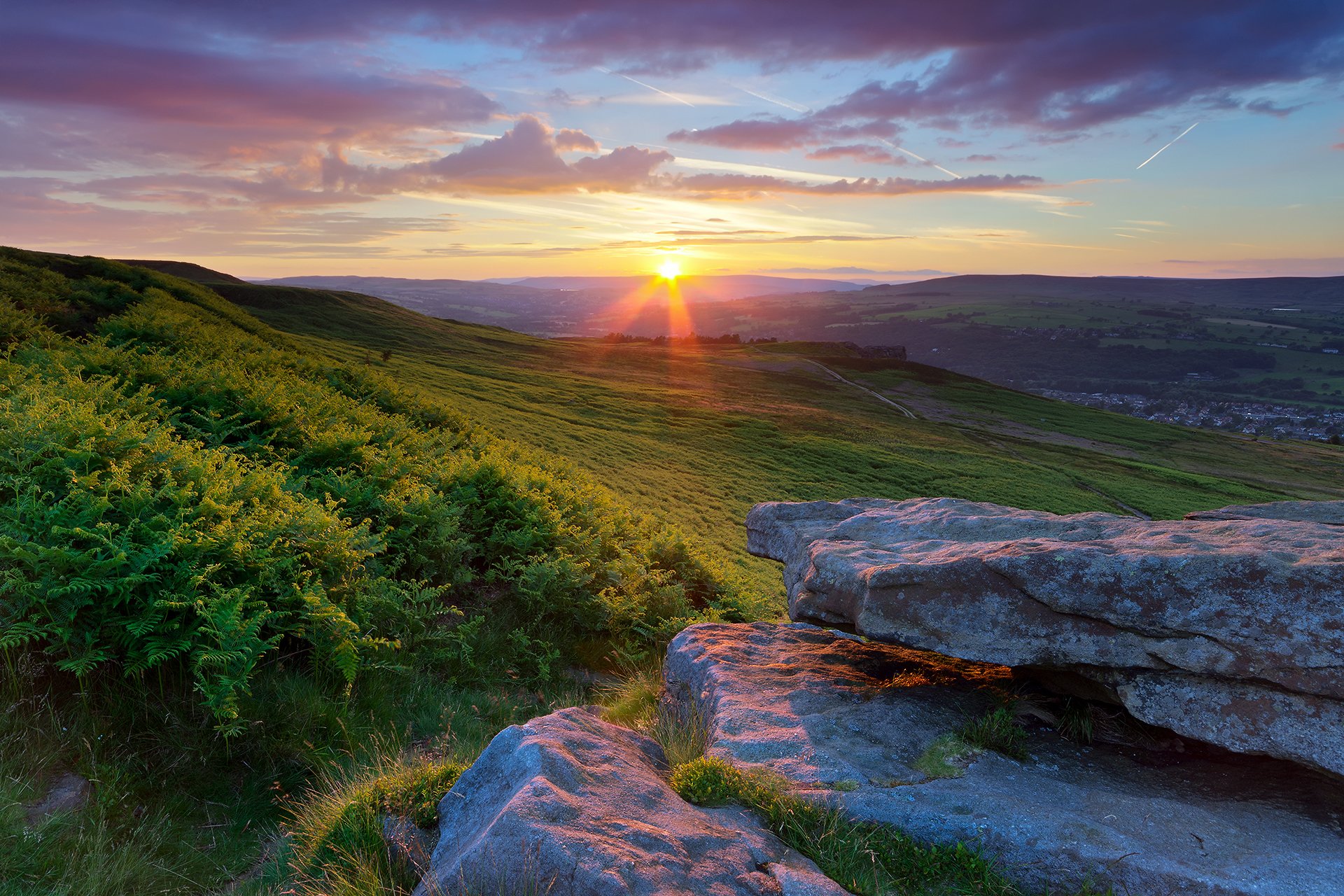 inglaterra yorkshire puesta de sol sol cielo nubes rocas arbustos campos valle