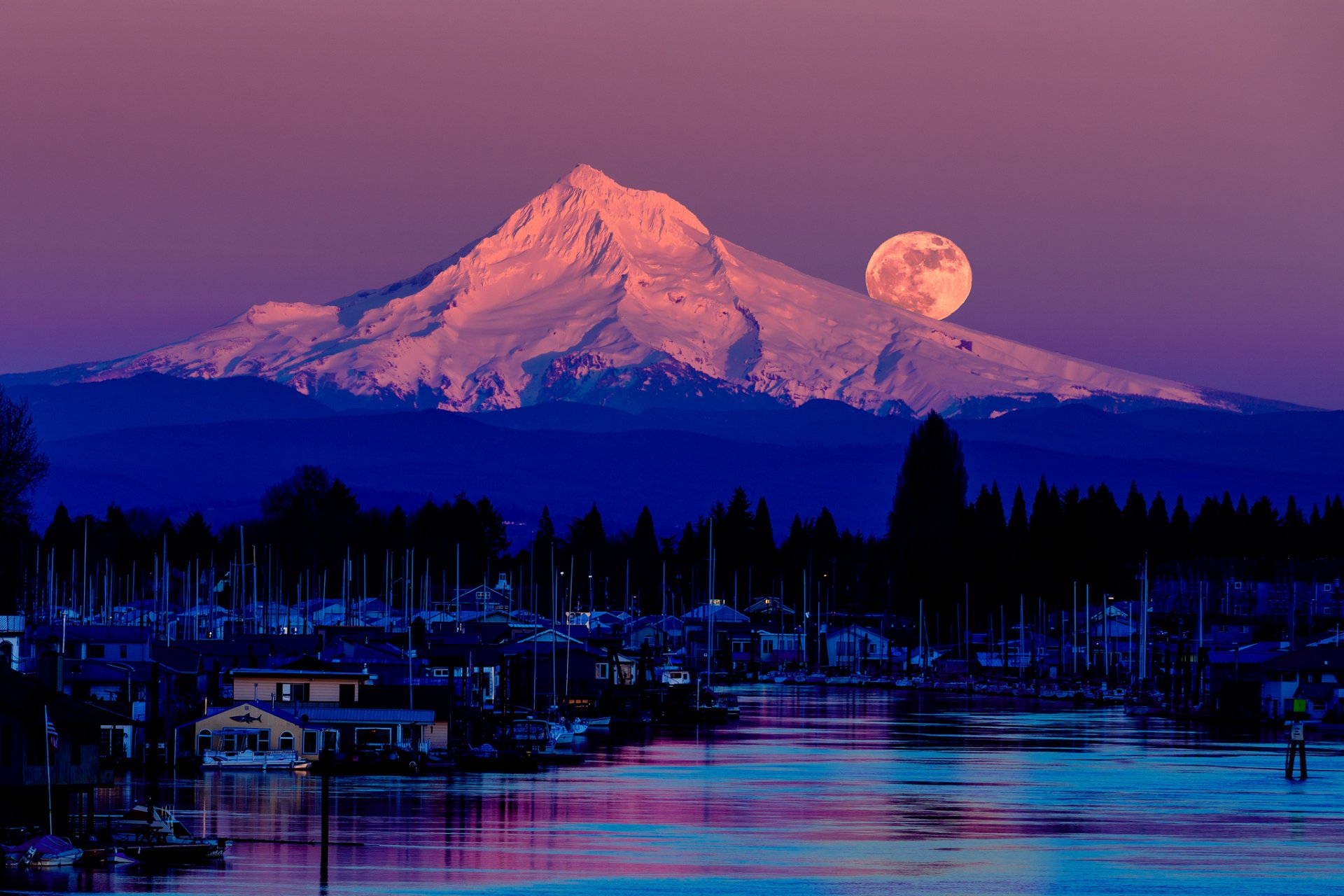 usa oregon mount hood góra stratowulkan osada las drzewa jezioro noc fioletowy niebo księżyc pełnia księżyca