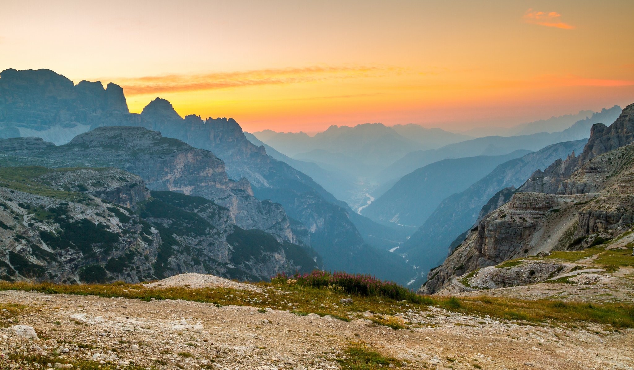 montagne paesaggio alba fiume foschia