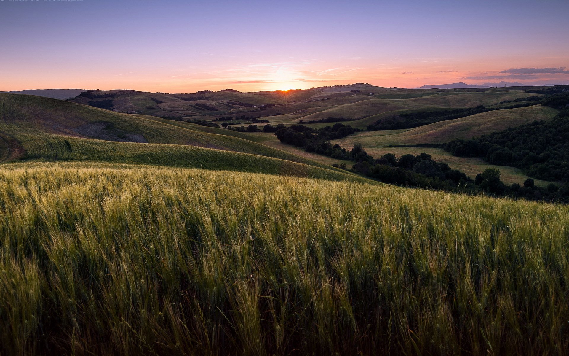 volterra toscana lui campo tramonto paesaggio