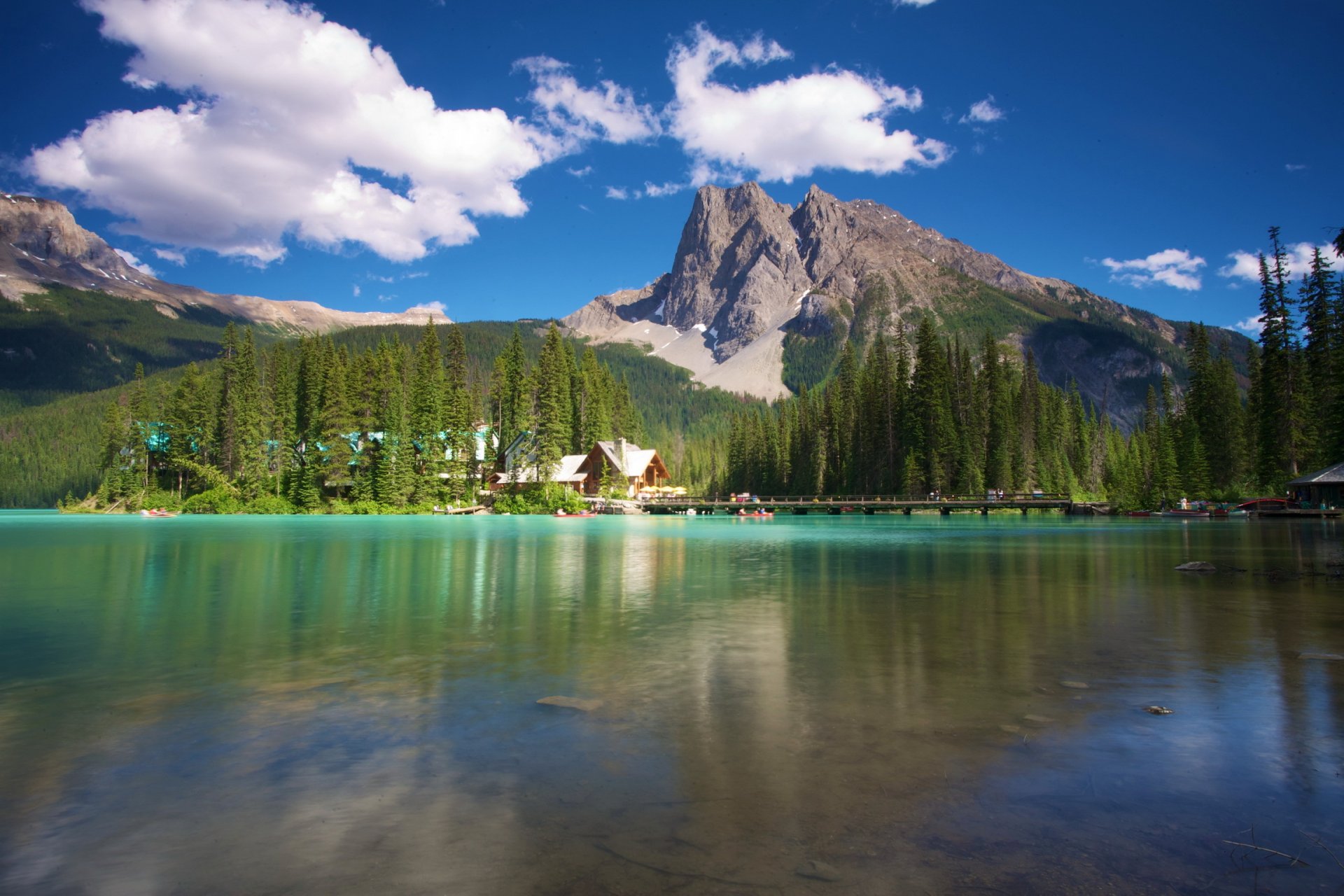 canada smeraldo yoho montagne fiume foresta lodge