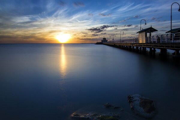 Sonnenuntergang in Melbourne über dem Meer