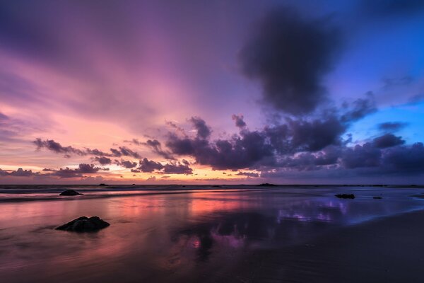 Bay of Bengal. Sunset on the shore