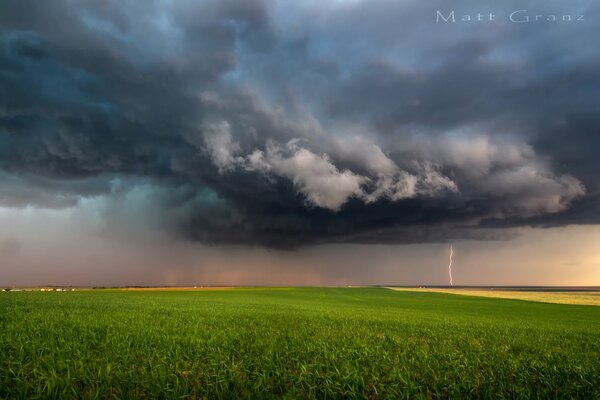 Avertissement de tempête avant l orage