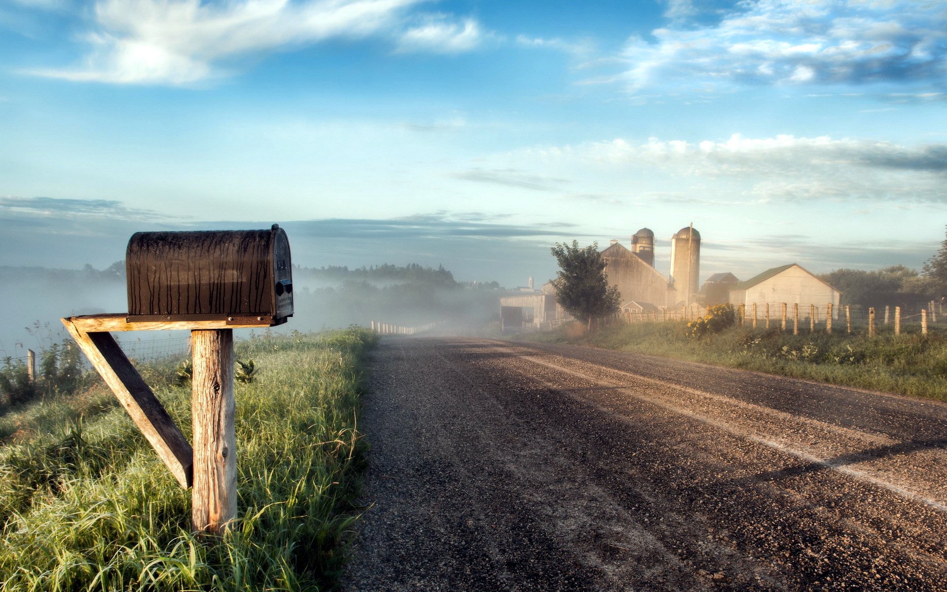 matin route brouillard paysage