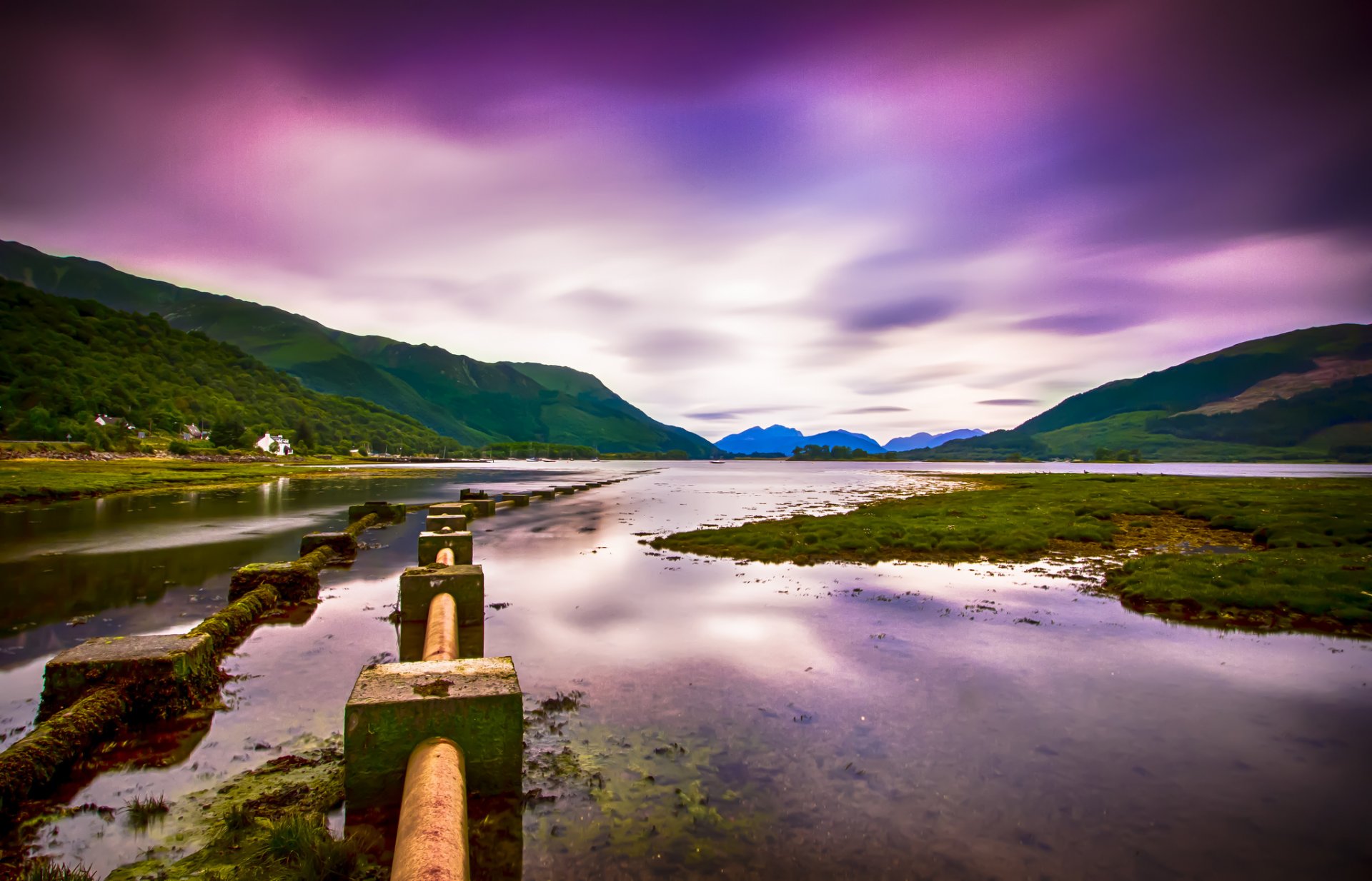 reino unido escocia valle colinas bosques río púrpura cielo