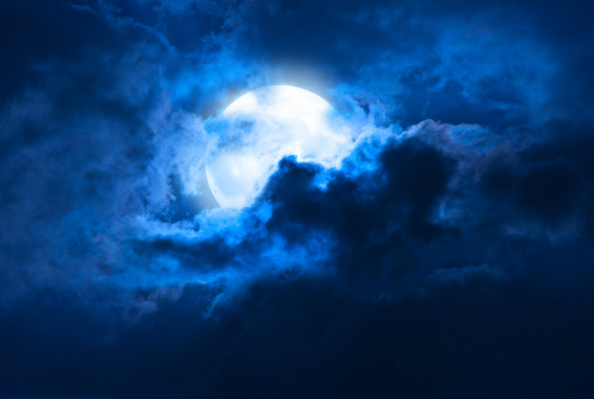 luna chiaro di luna notte mezzanotte nuvole notte nuvolosa luna piena cielo paesaggio notte nuvolosa