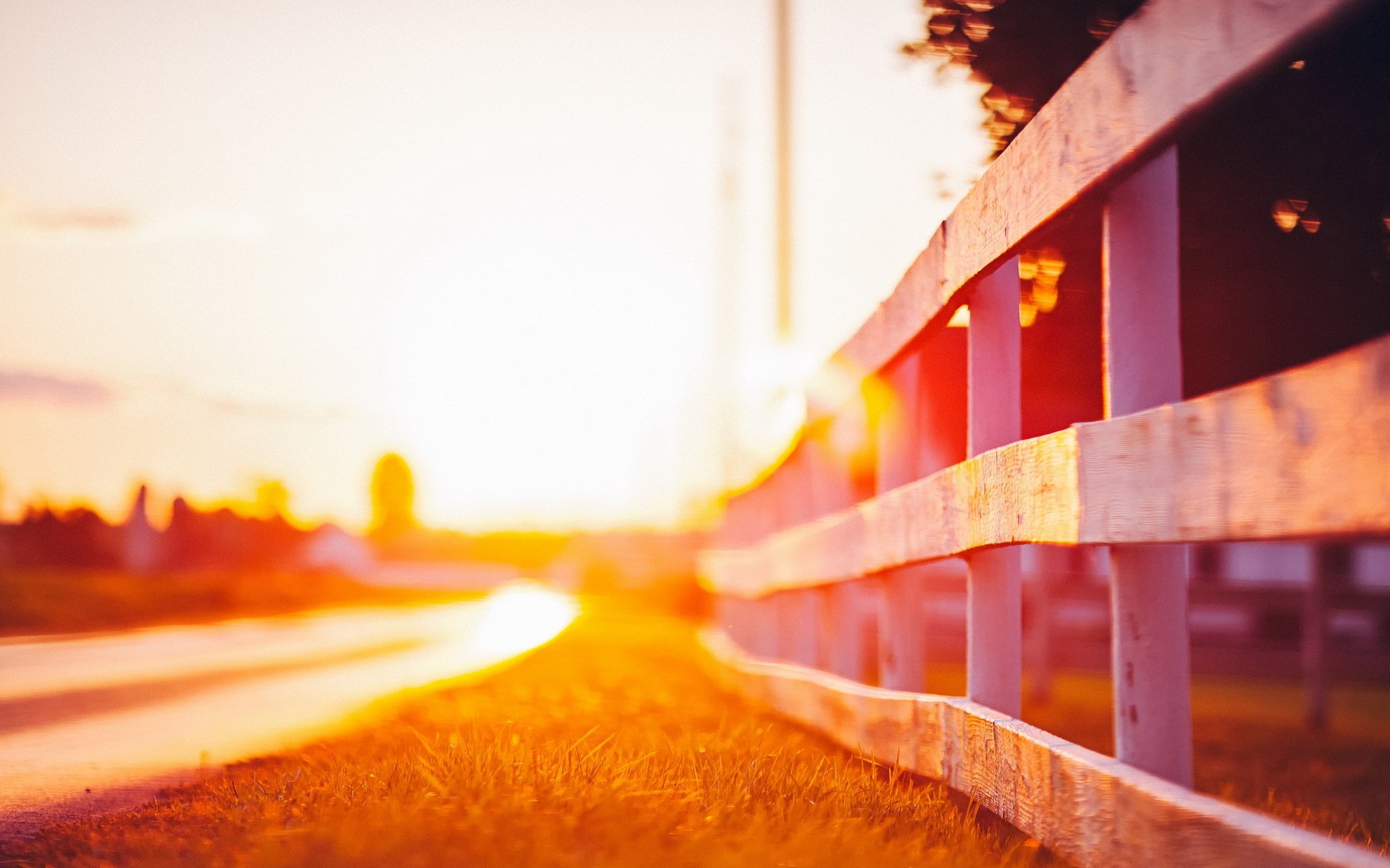 fence road light