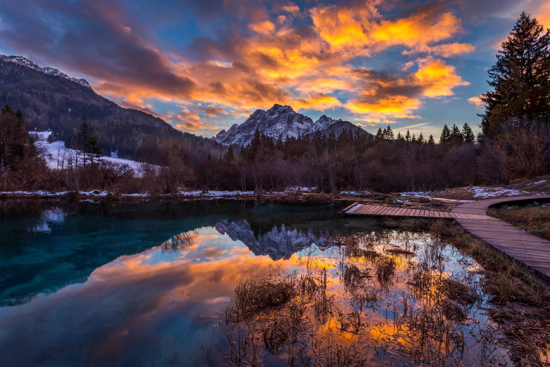 lovenia mountain sky cloud