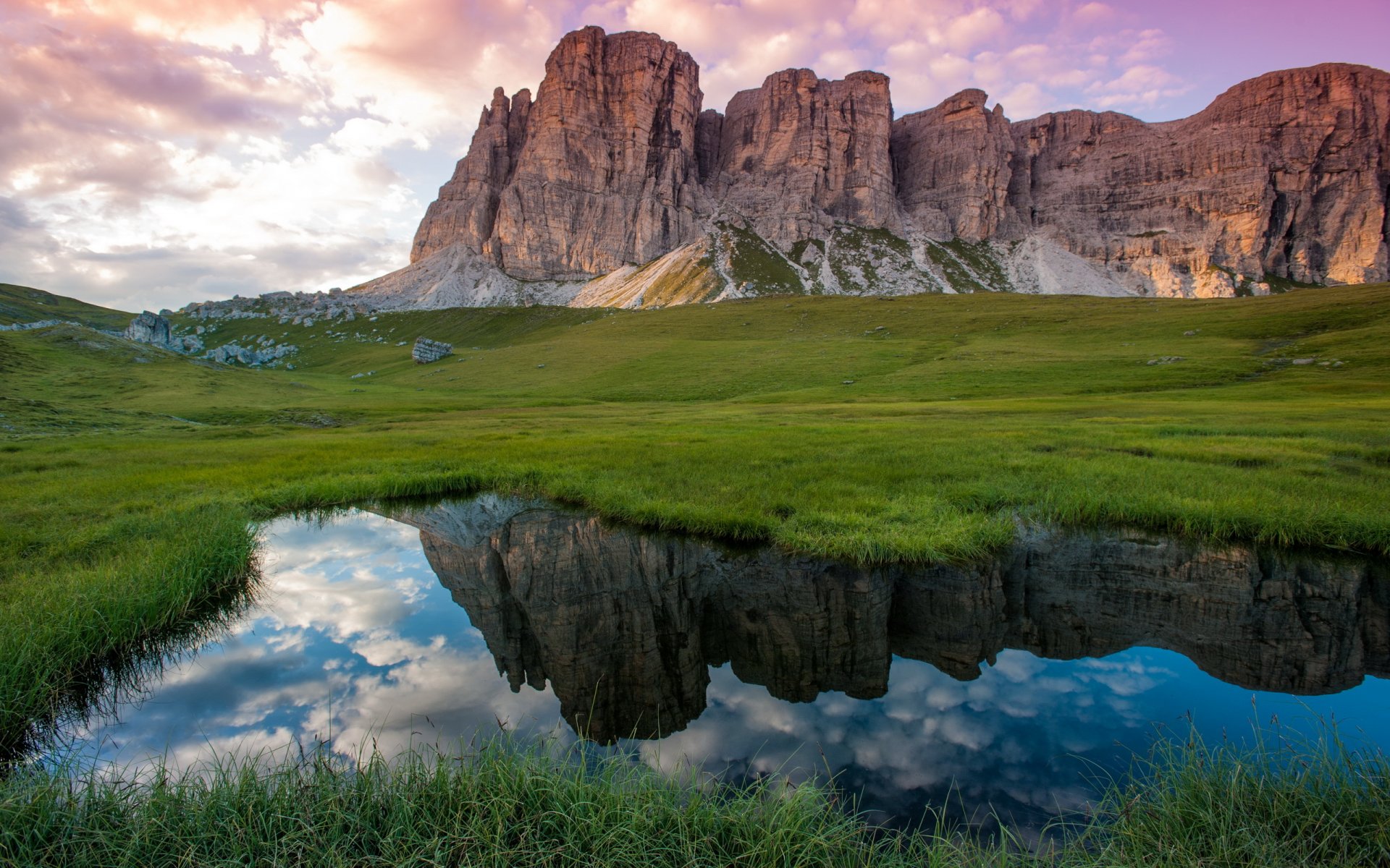lac montagnes paysage