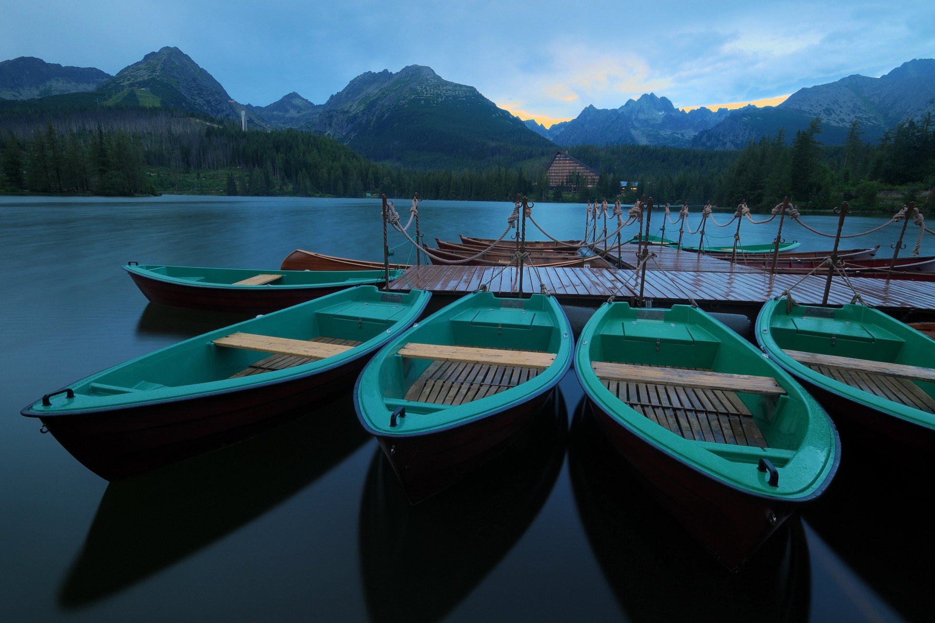 lovakia štrbské pleso mountain forest lake boat pier morning of mind