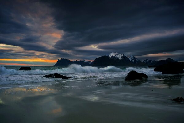 Sea waves wash the shore